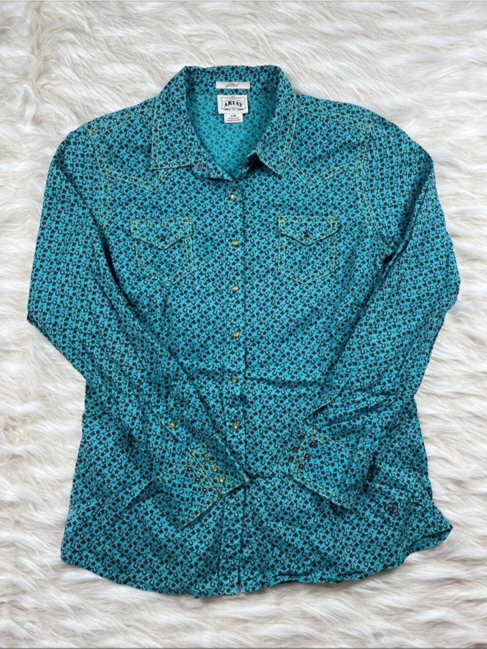 Ariat Pearl Snap Fitted Shirt Women's L Teal with Horseshoe Star Bull Pattern
